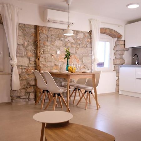 Apartment House Bucul Малий Лошинь Екстер'єр фото